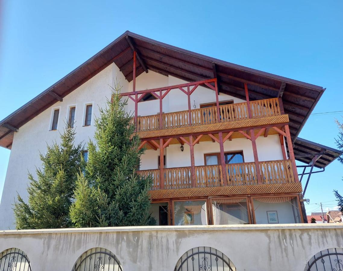 Pensiunea Vera Rîşnov Extérieur photo